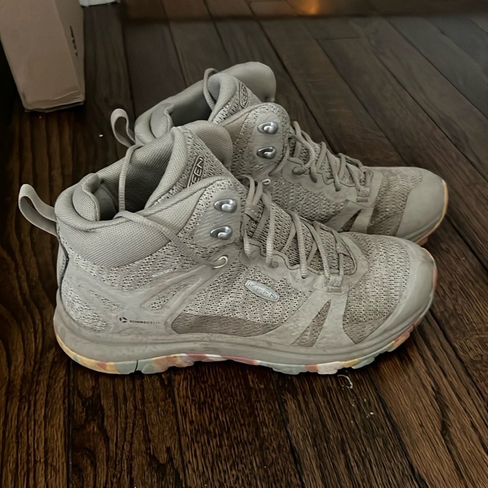 Women’s Keen Hiking Boots